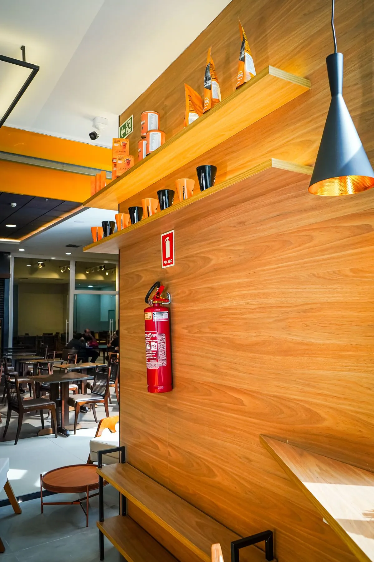 Cafeteria MAIS1.CAFE - projeto Fratelli Ambientes